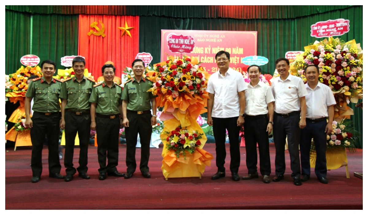 Công an Nghệ An chúc mừng các cơ quan báo chí nhân Ngày Báo chí cách mạng Việt Nam 21/6