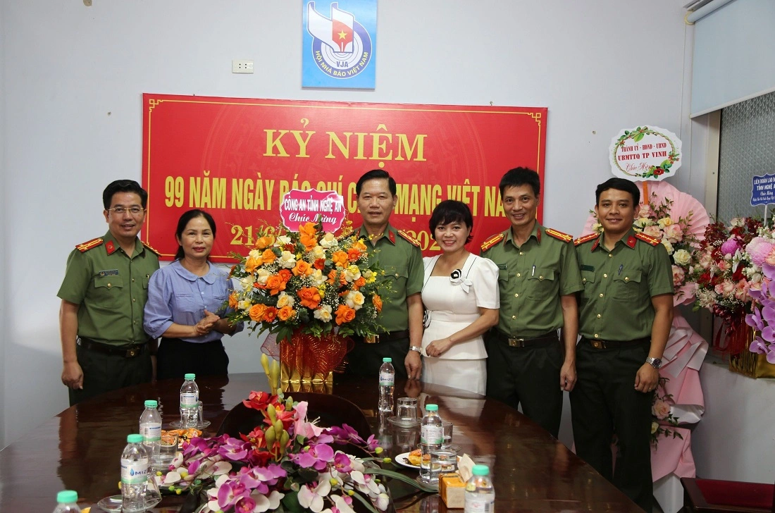 Công an Nghệ An chúc mừng Hội nhà báo Việt Nam tỉnh Nghệ An