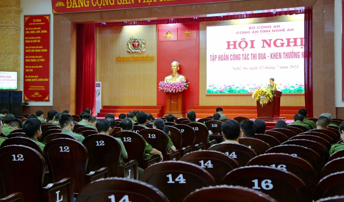 Công an tỉnh tập huấn công tác thi đua, khen thưởng năm 2024