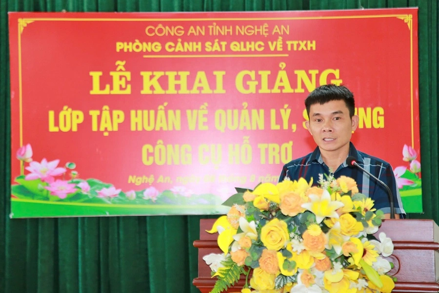 Đại diện học viên phát biểu tại buổi lễ