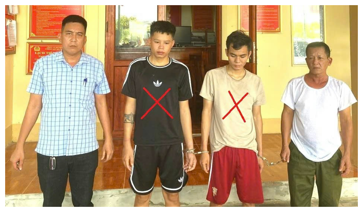 Công an xã tiến hành kiểm tra phòng trọ, bắt 02 đối tượng tàng trữ heroin