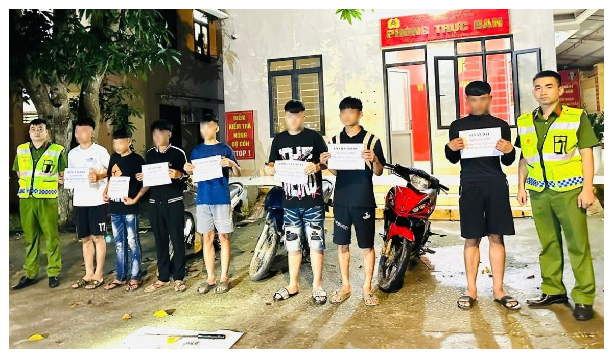 Bắt nhóm thanh thiếu niên chặn xe, gây thương tích cho người dân