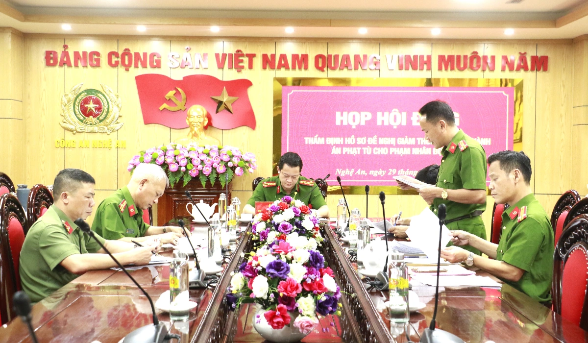 Họp hội đồng thẩm định hồ sơ đề nghị giảm thời hạn chấp hành án phạt tù cho phạm nhân đợt 02/9