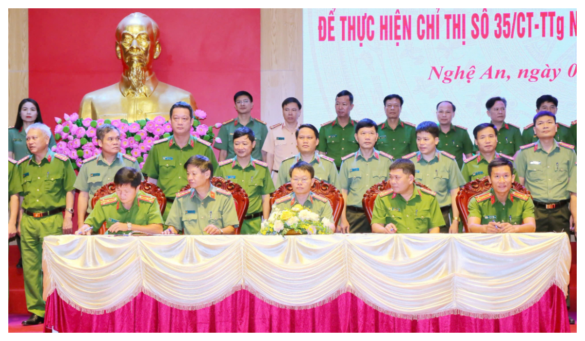 Ký cam kết thực hiện Chỉ thị số 35 của Thủ tướng Chính phủ