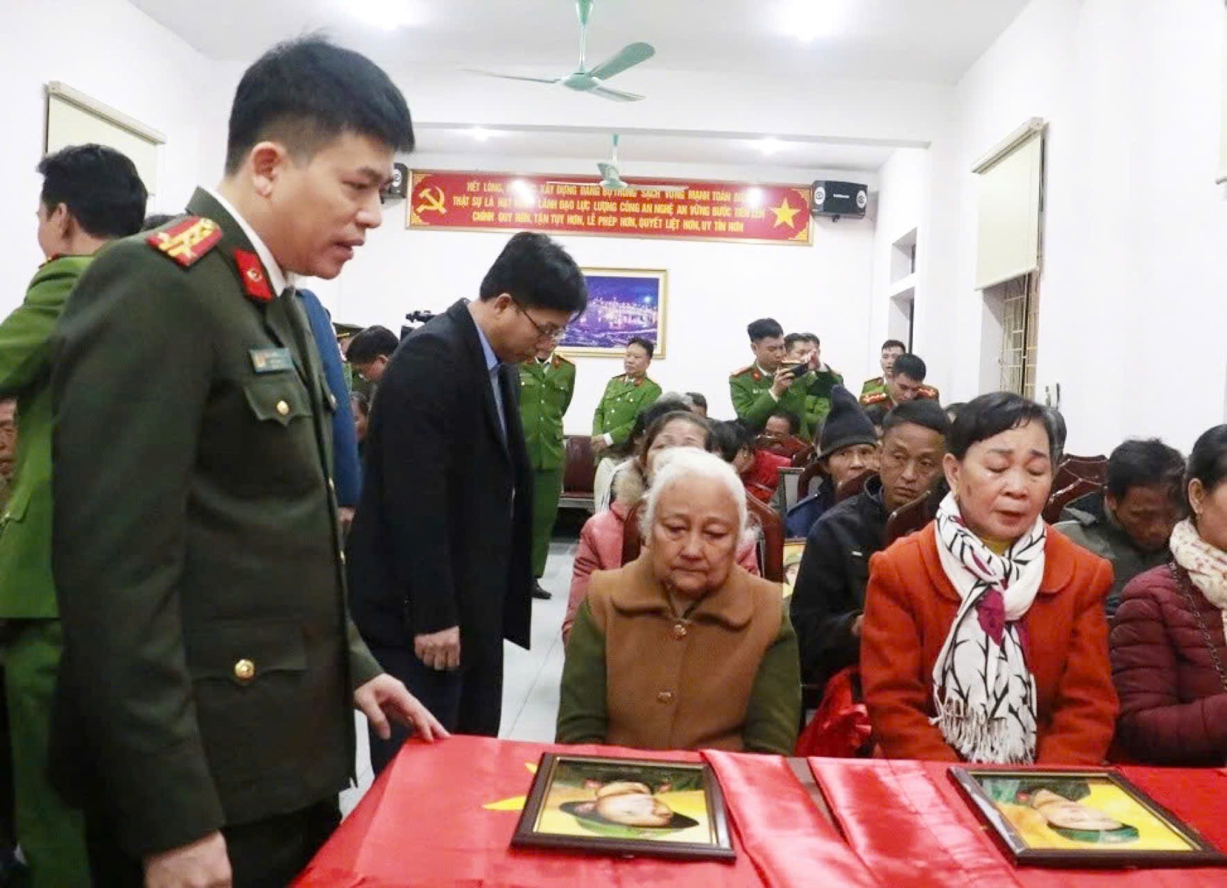 Với thân nhân các Liệt sĩ, những di ảnh được phục dựng là món quà vô giá