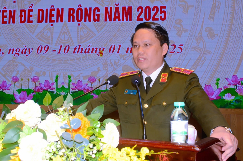 Đồng chí Thiếu tướng Bùi Quang Thanh, Giám đốc Công an tỉnh Nghệ An phát biểu