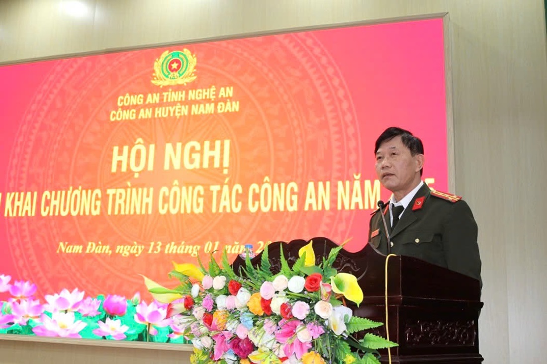 Đồng chí Đại tá Lê Văn Thái, Phó Giám đốc Công an tỉnh phát biểu chỉ đạo