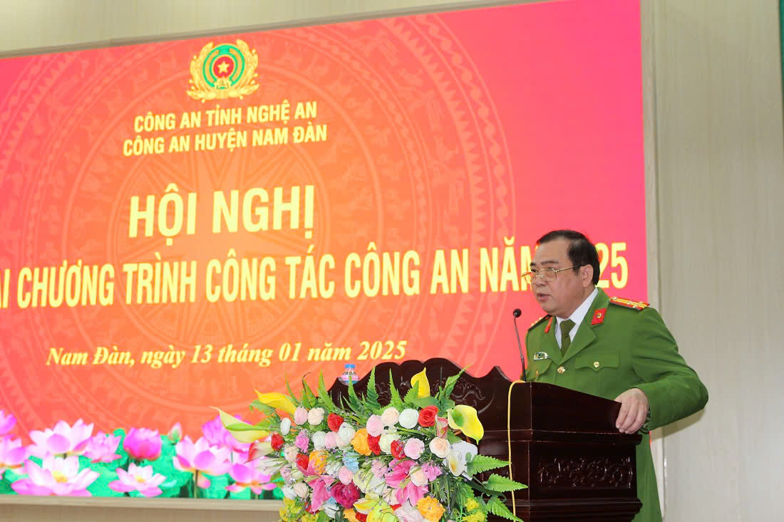 Đồng chí Thượng tá Cao Văn Tám, Trưởng Công an huyện phát biểu