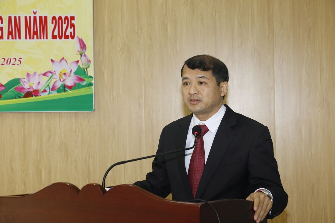 Đồng chí Nguyễn Hoài An - Bí thư huyện ủy Con Cuông đánh giá cao các mặt công tác của Công an huyện trong thời gian vừa qua