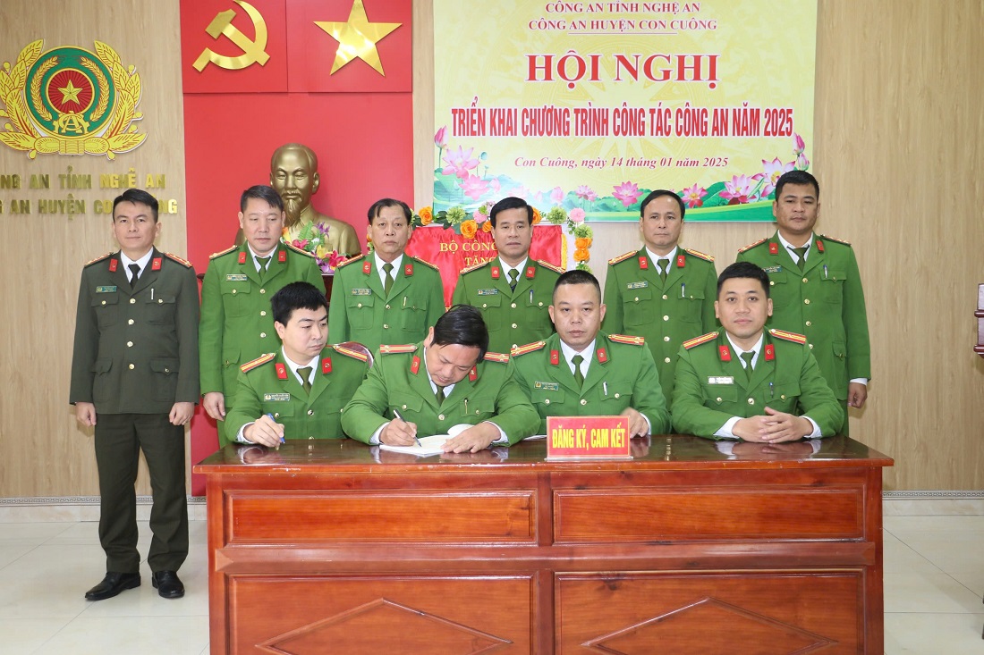 Công an huyện Tương Dương và Công an huyện Con Cuông triển khai chương trình công tác năm 2025