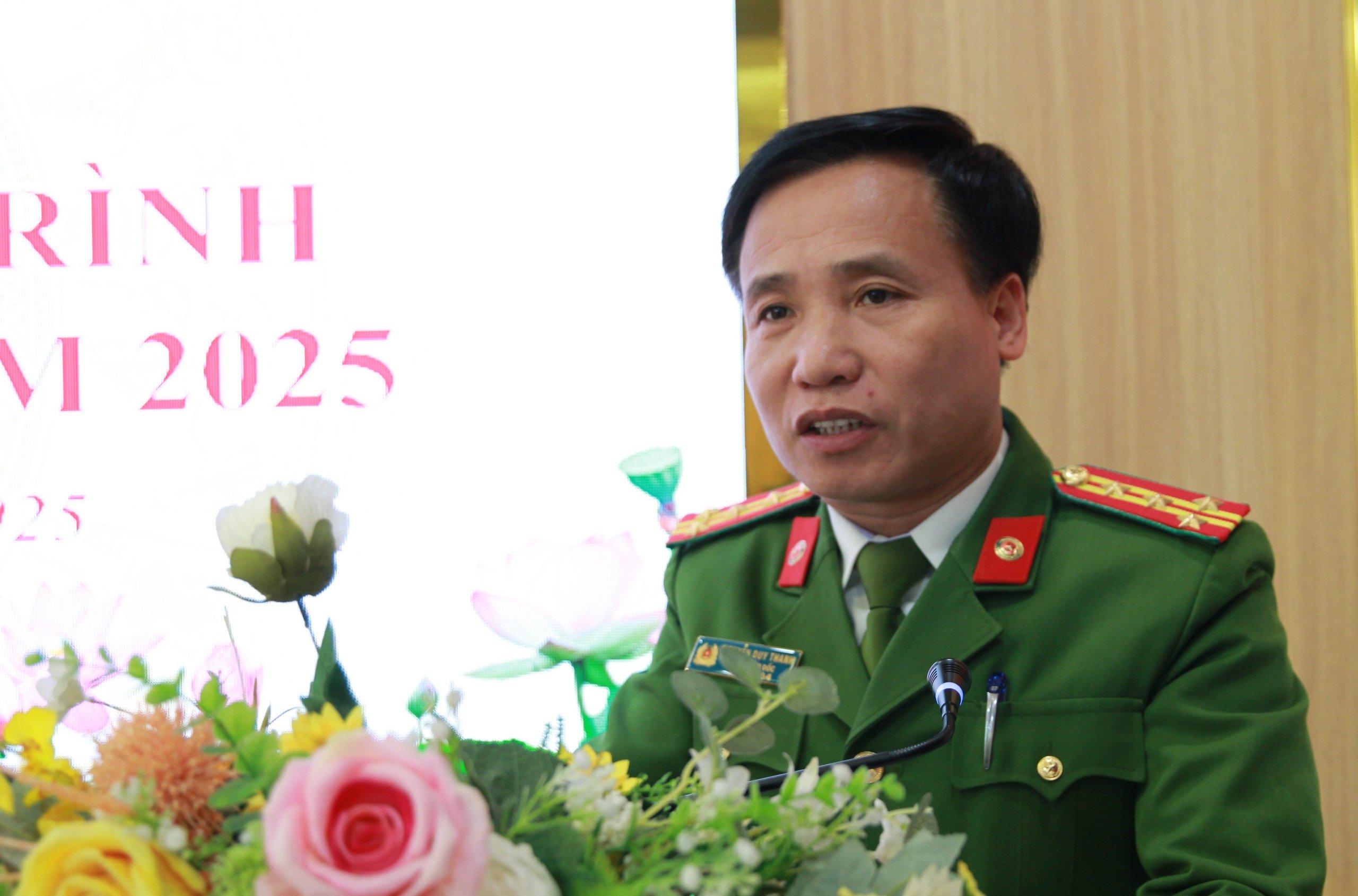 Ghi nhận, đánh giá cao những thành tích xuất sắc của Phòng Cảnh sát hình sự trong năm 2024, đồng chí Đại tá Nguyễn Duy Thanh – Phó Giám đốc, Thủ trưởng Cơ quan Cảnh sát điều tra Công an tỉnh yêu cầu đơn vị cần tiếp tục phát huy tính chủ động, quyết liệt trong phòng ngừa, đấu tranh với tội phạm hình sự, xứng đáng là “quả đấm thép” của Công an Nghệ An trên mặt trận đấu tranh phòng, chống tội phạm