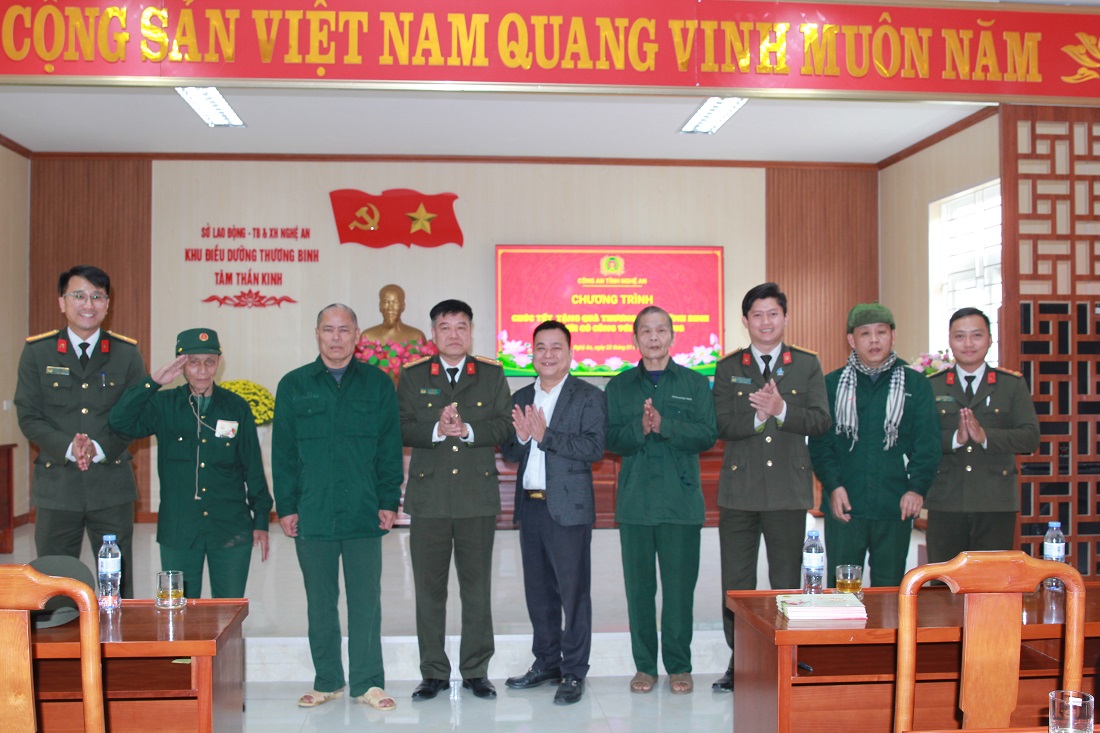 Công an Nghệ An thăm, chúc Tết tại Khu Điều dưỡng Thương binh tâm thần kinh Nghệ An