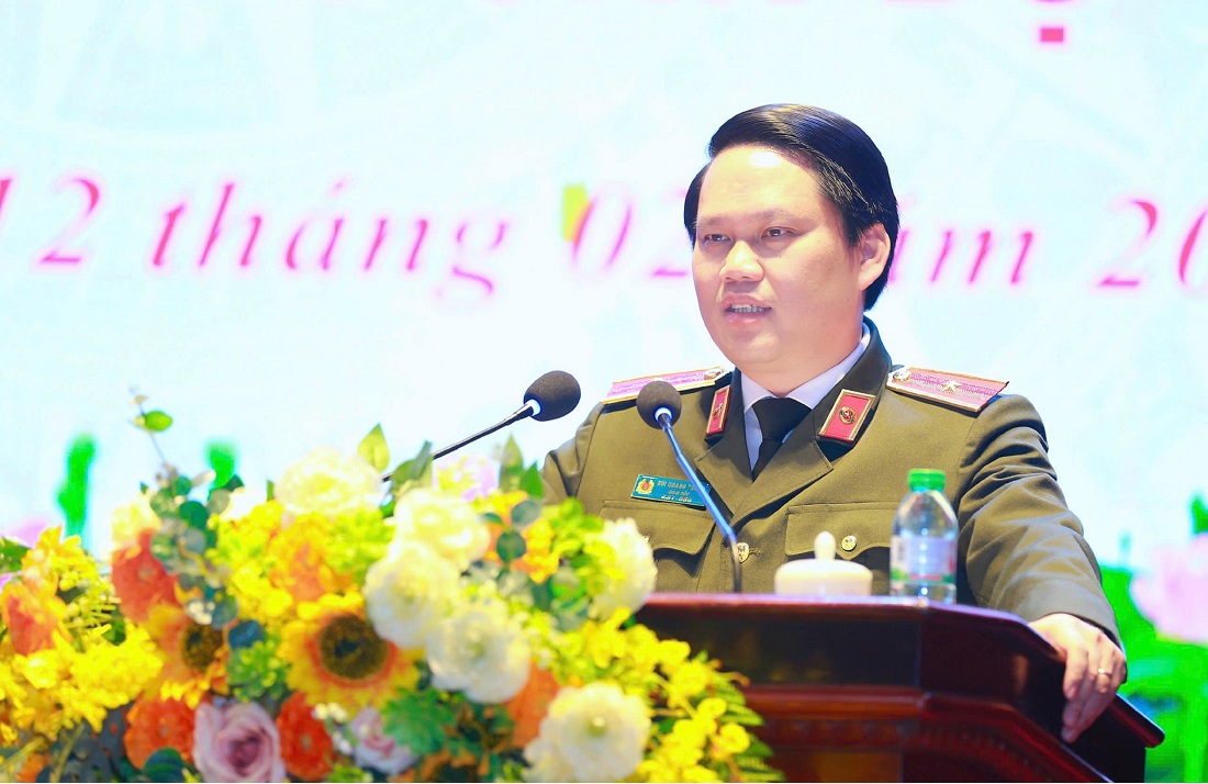 Đồng chí Thiếu tướng Bùi Quang Thanh, Ủy viên Ban Thường vụ Tỉnh ủy, Bí thư Đảng ủy, Giám đốc Công an tỉnh phát biểu chúc mừng và giao nhiệm vụ