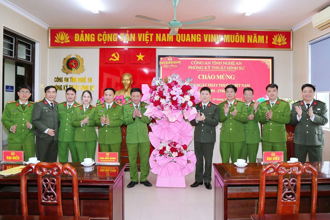 Chúc mừng Phòng Kĩ thuật hình sự