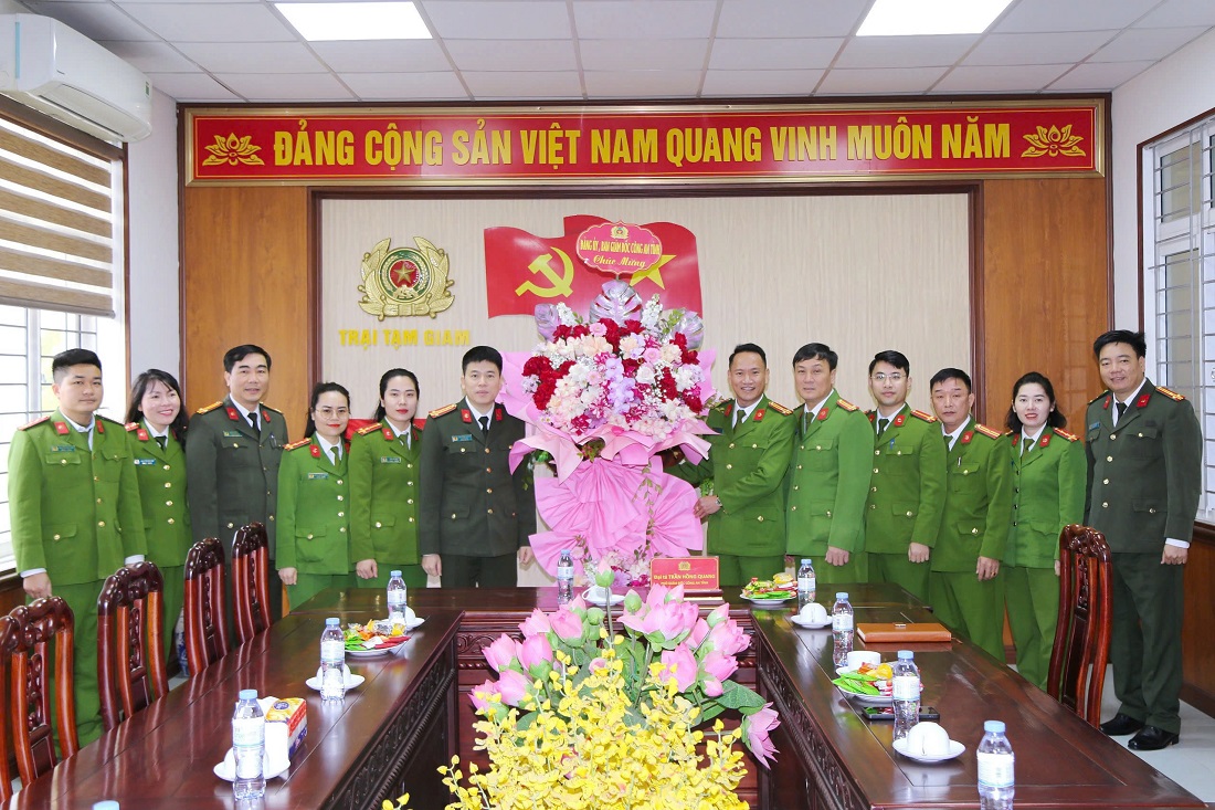 Chúc mừng Trại tạm giam Công an tỉnh