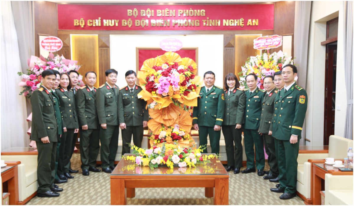 Công an tỉnh chúc mừng Ngày truyền thống lực lượng Bộ đội Biên phòng