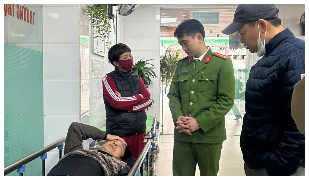 Chiến sỹ Công an kịp thời cấp cứu người đột quỵ giữa đường