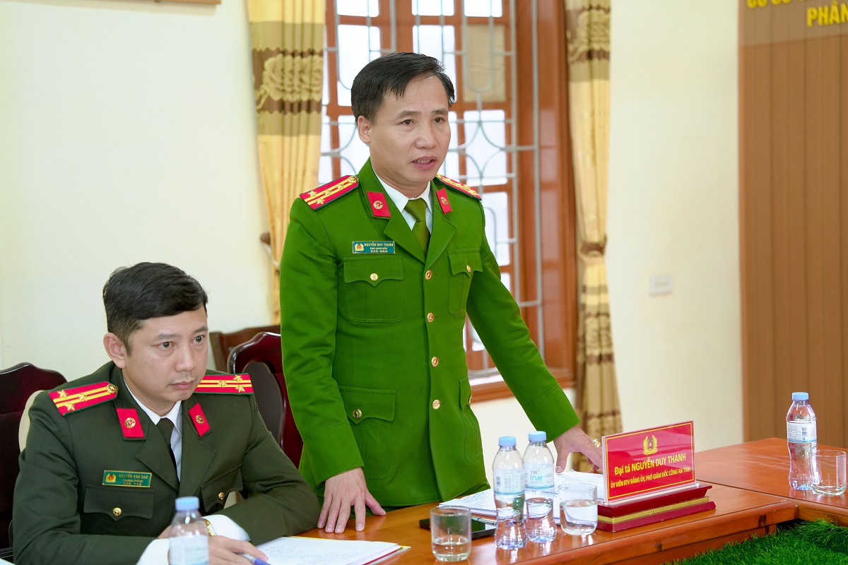 Đồng chí Đại tá Nguyễn Duy Thanh, Phó Giám đốc Công an tỉnh phát biểu