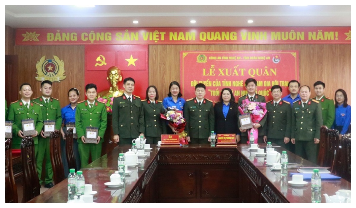 Lễ xuất quân Đội tuyển tỉnh Nghệ An tham dự Hội trại 