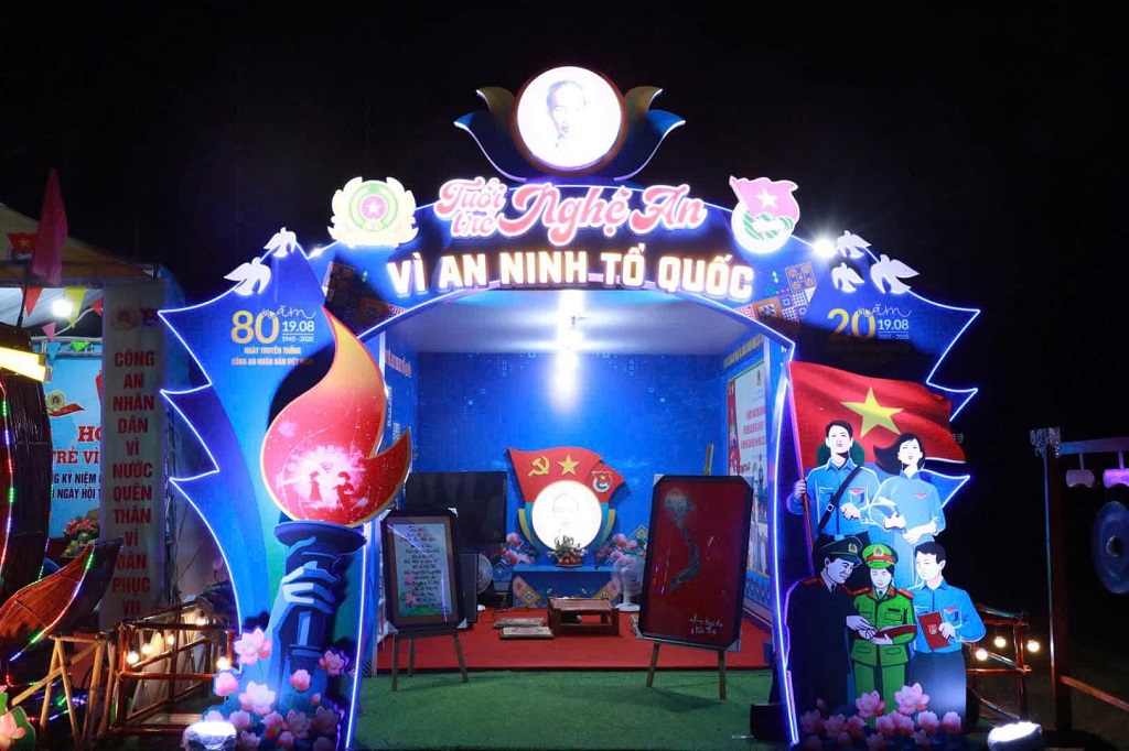 Tuổi trẻ Nghệ An tham gia Hội trại