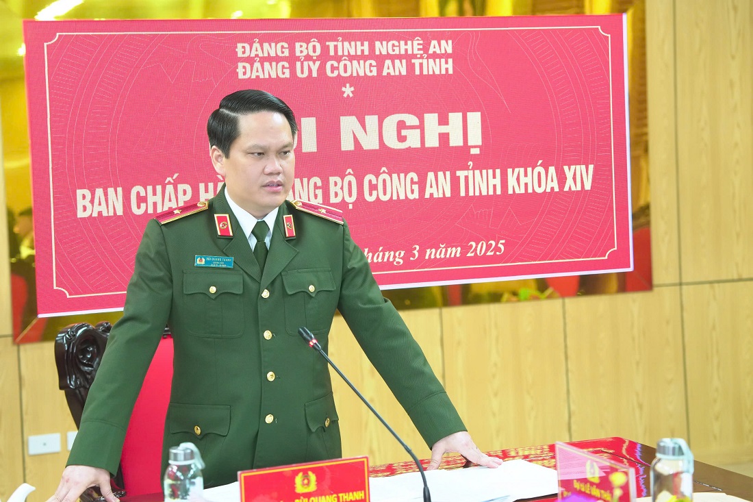 Đồng chí Thiếu tướng Bùi Quang Thanh, Ủy viên Ban Thường vụ Tỉnh ủy, Bí thư Đảng ủy, Giám đốc Công an tỉnh phát biểu chỉ đạo tại Hội nghị