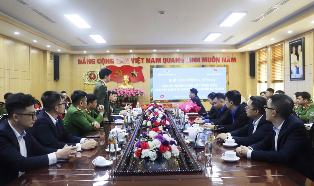 Công an Nghệ An phối hợp Tỉnh đoàn phát động hưởng ứng cuộc thi tìm hiểu 80 năm Ngày truyền thống CAND Việt Nam và 20 năm Ngày hội toàn dân bảo vệ ANTQ