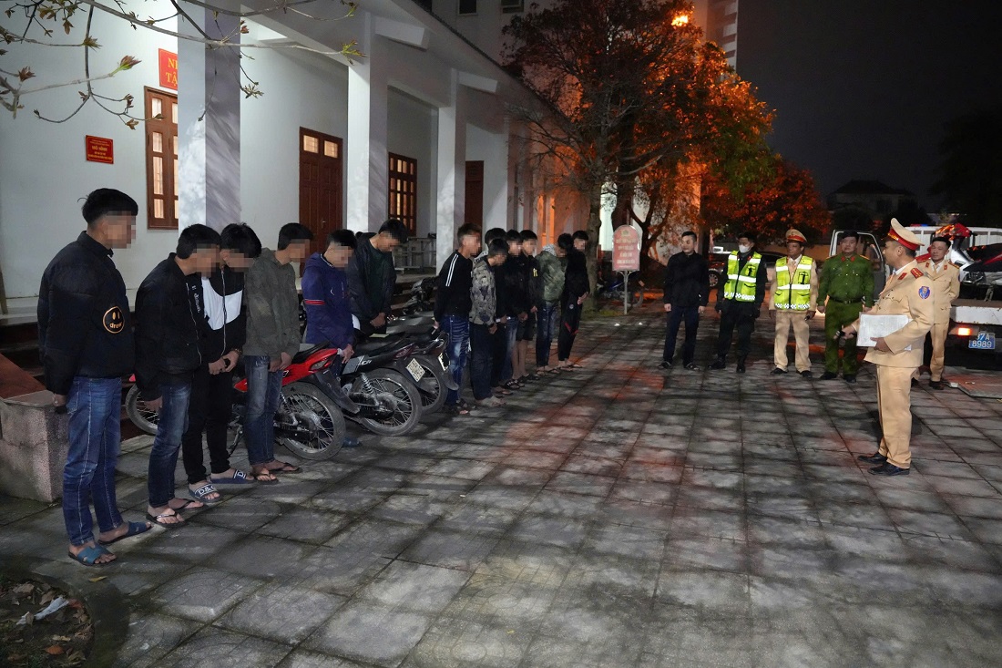 Nhóm thanh niên tụ tập đua xe có biểu hiện gây rối trật tự công cộng bị Tổ 373 phát hiện, ngăn chặn
