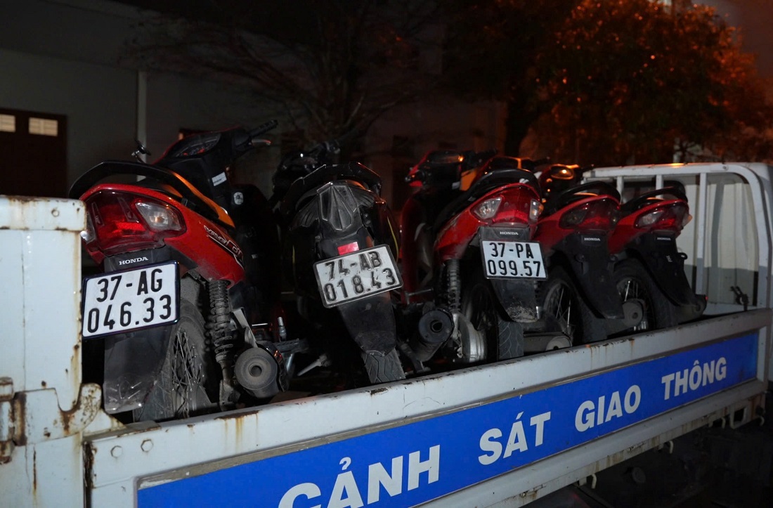 Tạm giữ các phương tiện mô tô