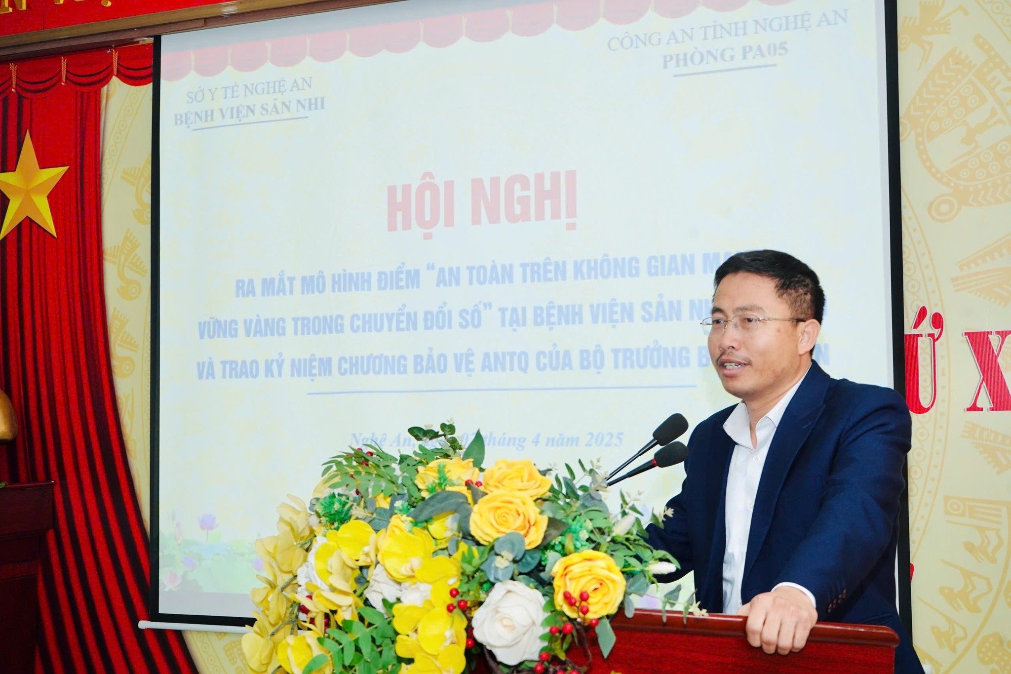 TS.BS Nguyễn Văn Thương - Phó Giám đốc Sở Y tế Nghệ An phát biểu tại hội nghị