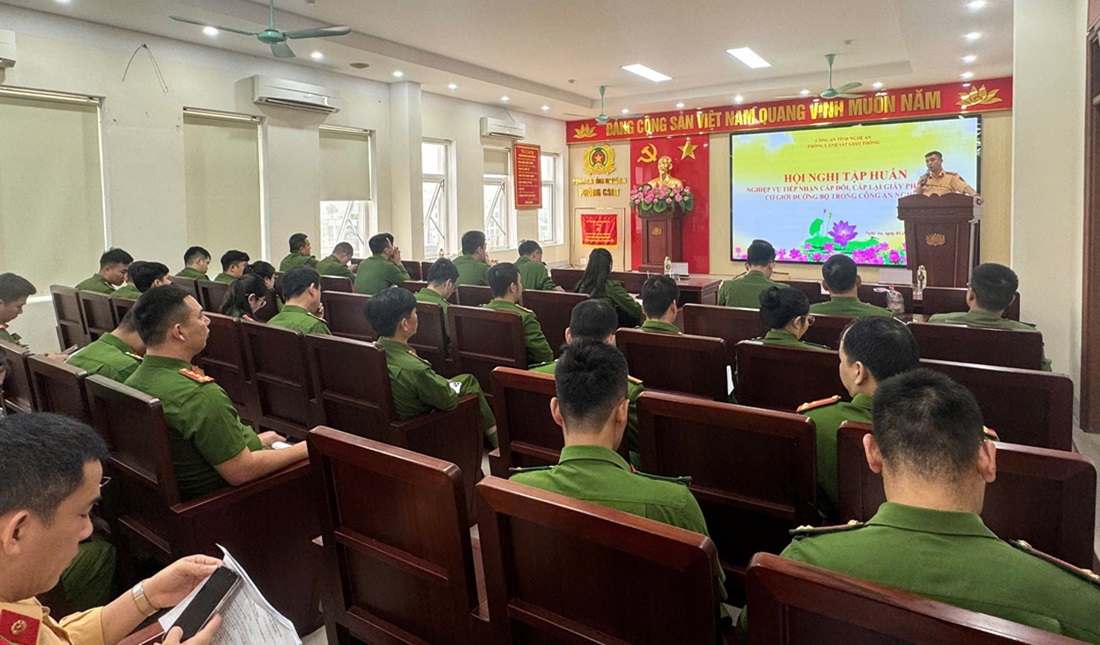 Tập huấn công tác cấp, cấp đổi Giấy phép lái xe cho lực lượng Công an cấp xã