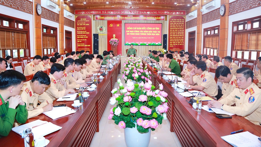 Toàn cảnh buổi làm việc