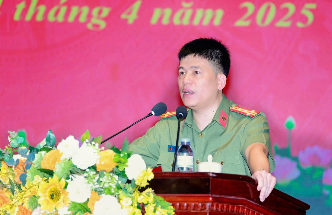 Đồng chí Đại tá Trần Hồng Quang, Phó Bí thư Đảng ủy, Phó Giám đốc Công an tỉnh, Trưởng ban Tổ chức Hội thi phát biểu tại Lễ khai mạc