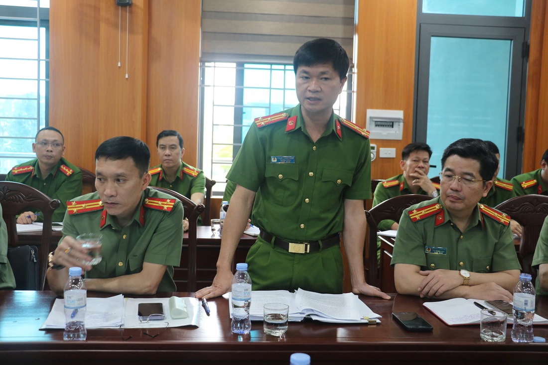 Đại diện Lãnh đạo phòng thuộc Tổ địa bàn số 02 phát biểu 