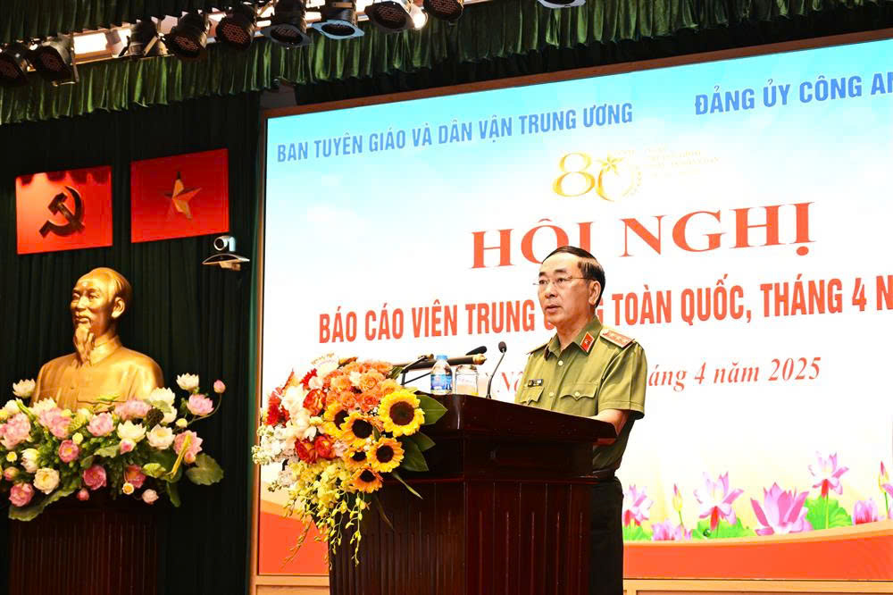 Đồng chí Thượng tướng Trần Quốc Tỏ, Thứ trưởng Bộ Công an phát biểu tại Hội nghị