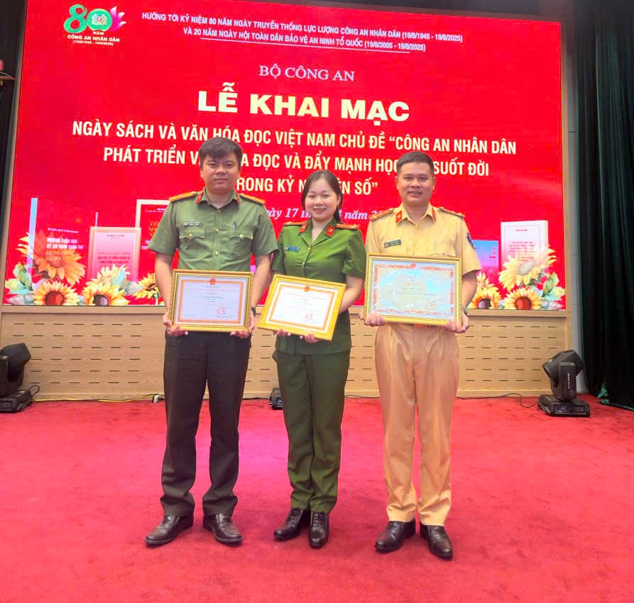 Công an Nghệ An đã xuất sắc đạt giải Nhì tập thể và 01 giải A, 02 giải B về cá nhân có thành tích xuất sắc