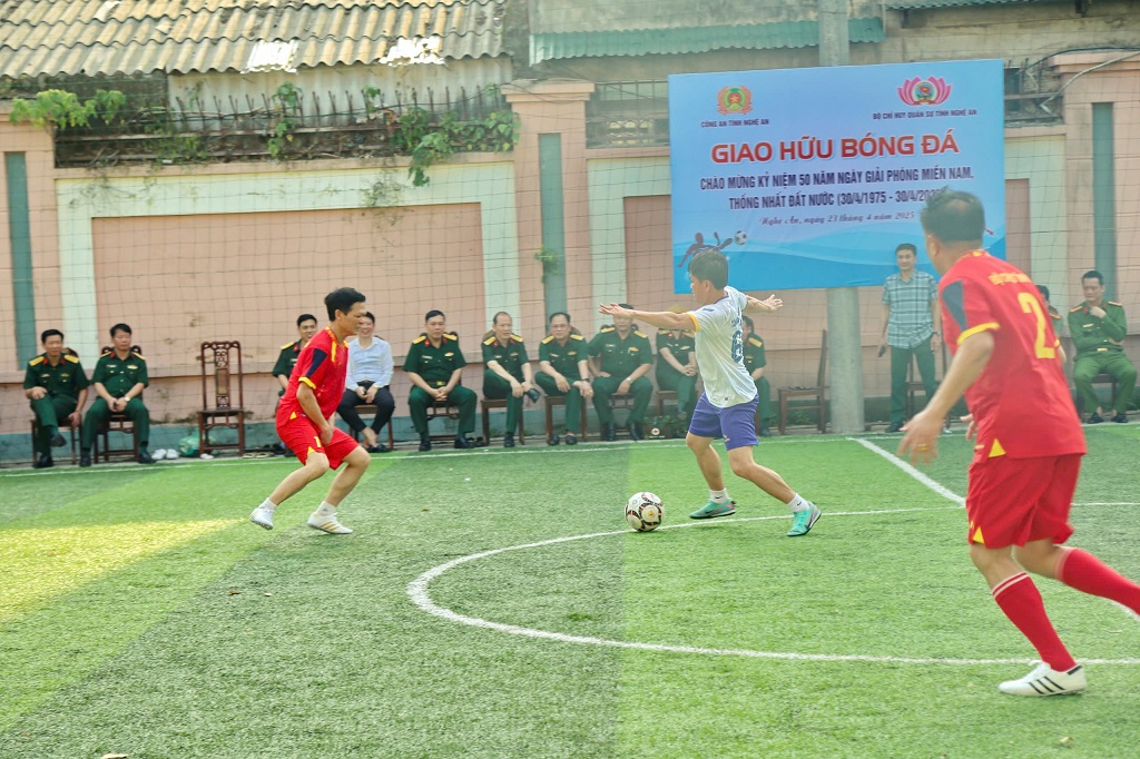 Khán giả được “mãn nhãn” những pha bóng hay, những bàn thắng đẹp mắt