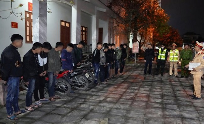 Tổ 373 Công an Nghệ An tăng cường xử lý thanh thiếu niên vi phạm giao thông