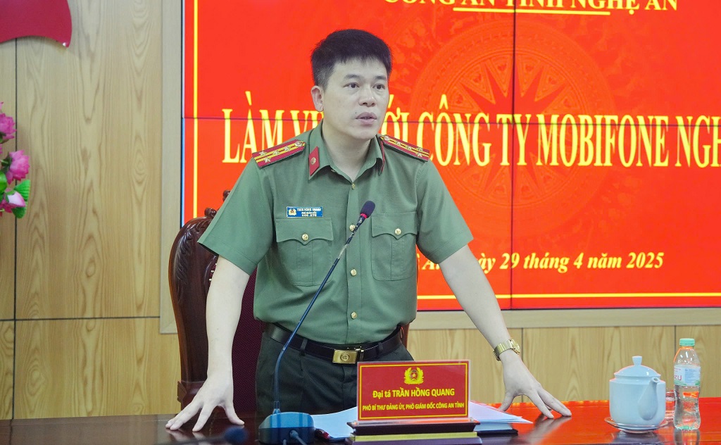 Đồng chí Đại tá Trần Hồng Quang - Phó Giám đốc Công an tỉnh chủ trì hội nghị