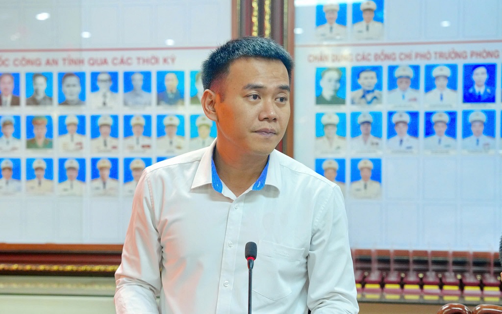 Đại diện các Phòng chức năng Công an tỉnh và đại diện Công ty MobiFone trao đổi, đóng góp ý kiến