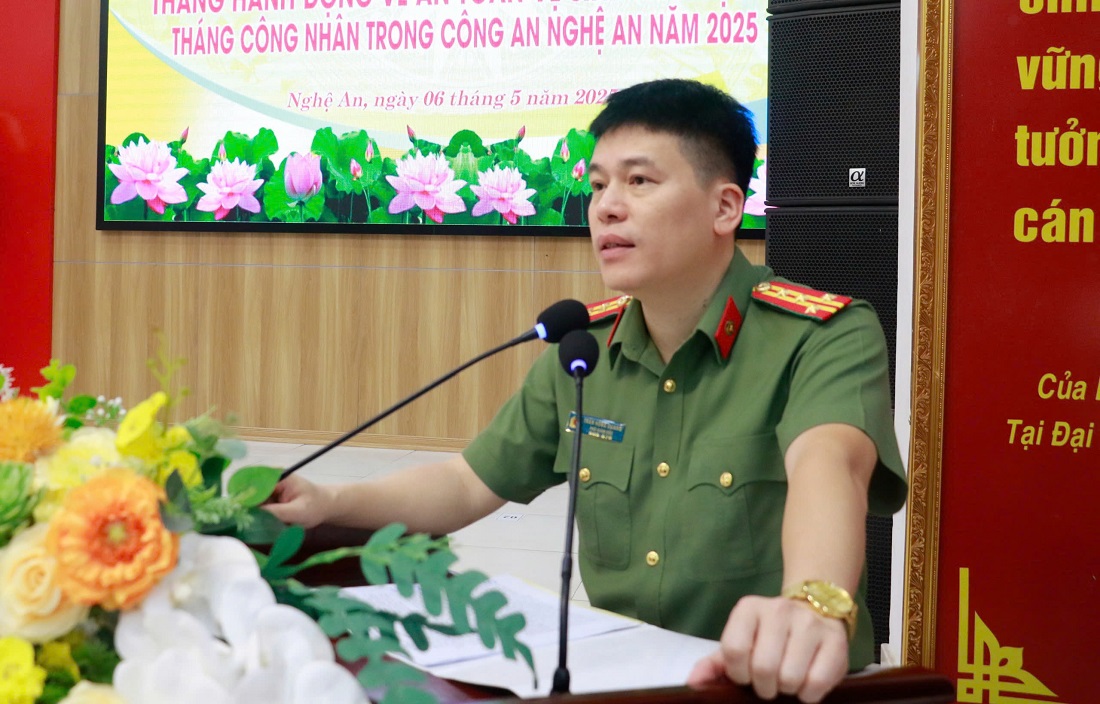 Đồng chí Đại tá Trần Hồng Quang, Phó Giám đốc Công an tỉnh phát biểu chỉ đạo