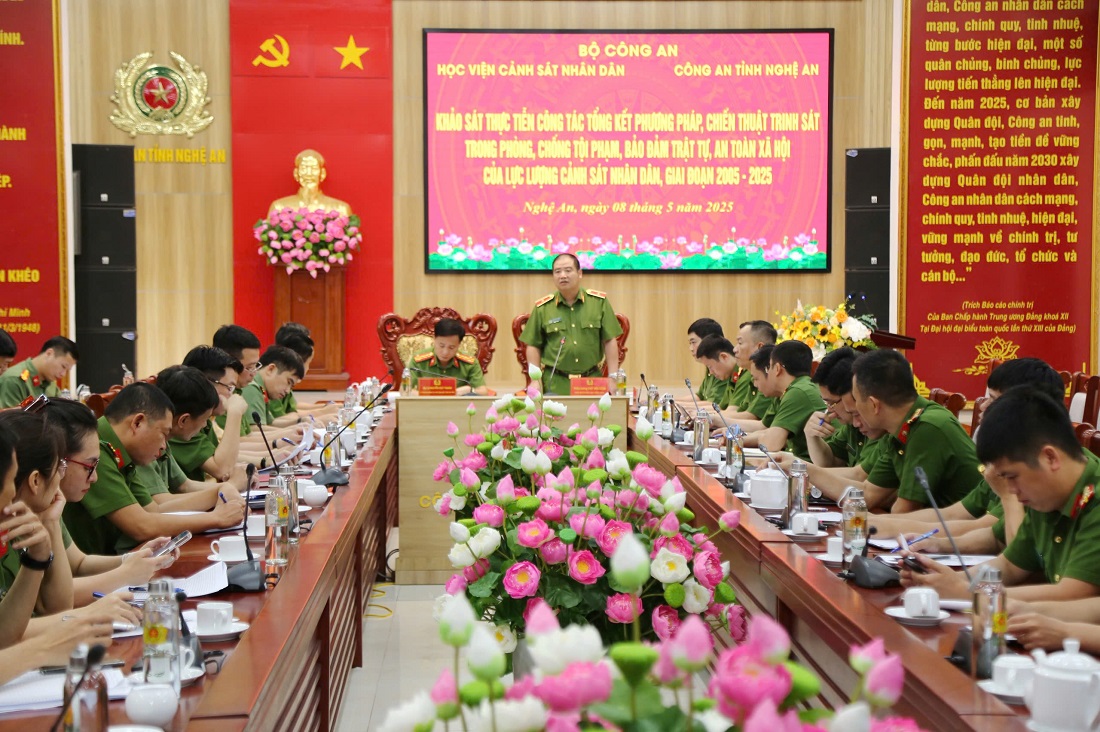 Toàn cảnh buổi làm việc