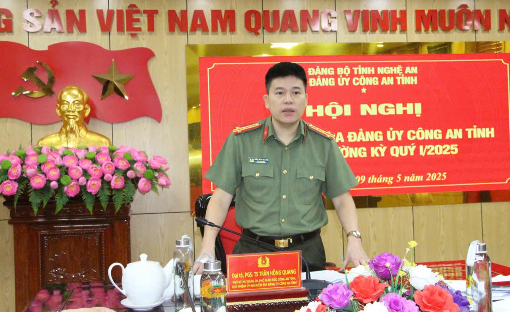 Đồng chí Đại tá Trần Hồng Quang, Phó Giám đốc Công an tỉnh chủ trì Hội nghị