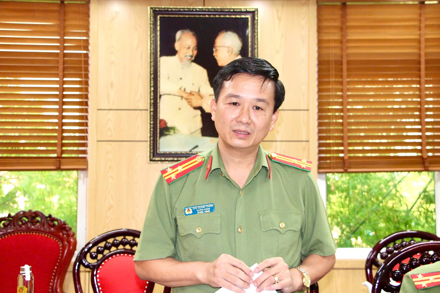Đồng chí Thượng tá Chu Quang Thành, Phó Chủ nhiệm Thường trực Cơ quan UBKT Đảng ủy Công an tỉnh phát biểu tại Hội nghị