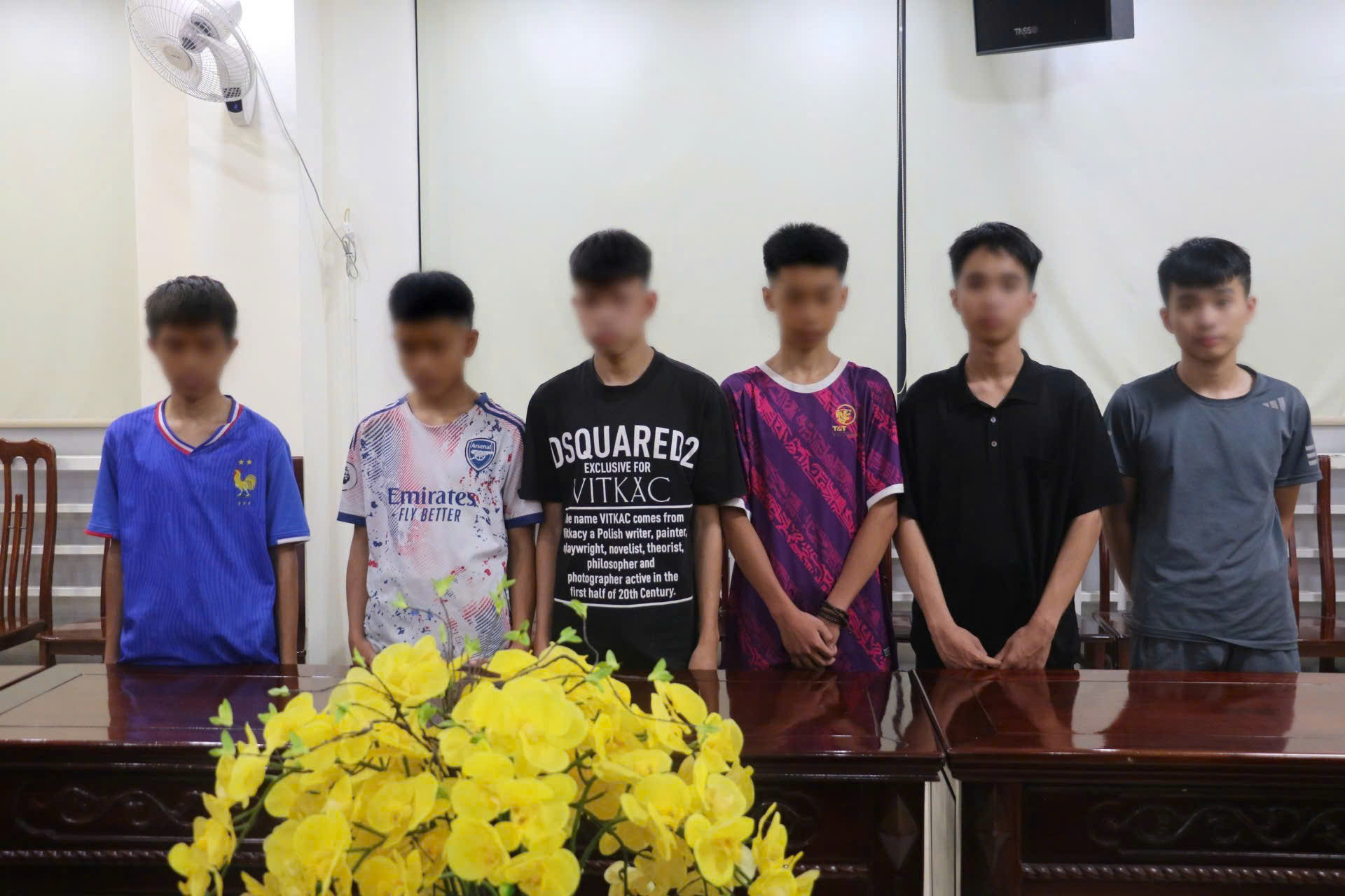 Nhóm 6 đối tượng trộm cắp tài sản bị Phòng Cảnh sát hình sự Công an Nghệ An triệu tập bắt giữ
