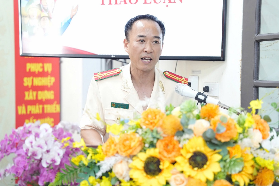 Đồng chí Thượng tá Nguyễn Trọng Tuệ, Trưởng phòng An ninh đối ngoại phát biểu tại Đại hội