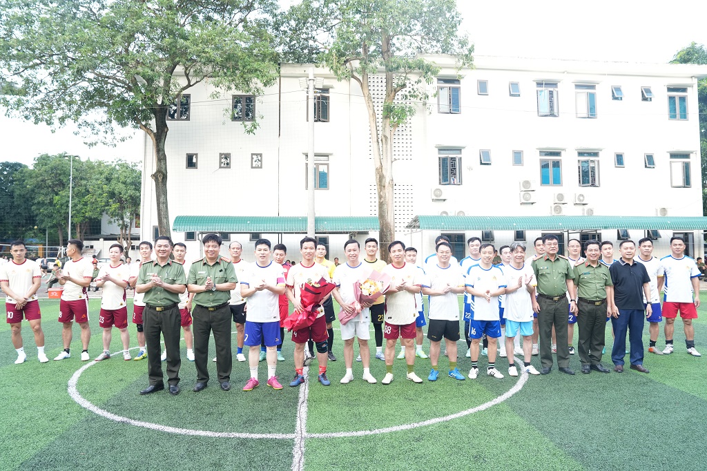 Hoạt động kỷ niệm ngày truyền thống các lực lượng: Thanh tra  và Công tác chính trị Công an nhân dân