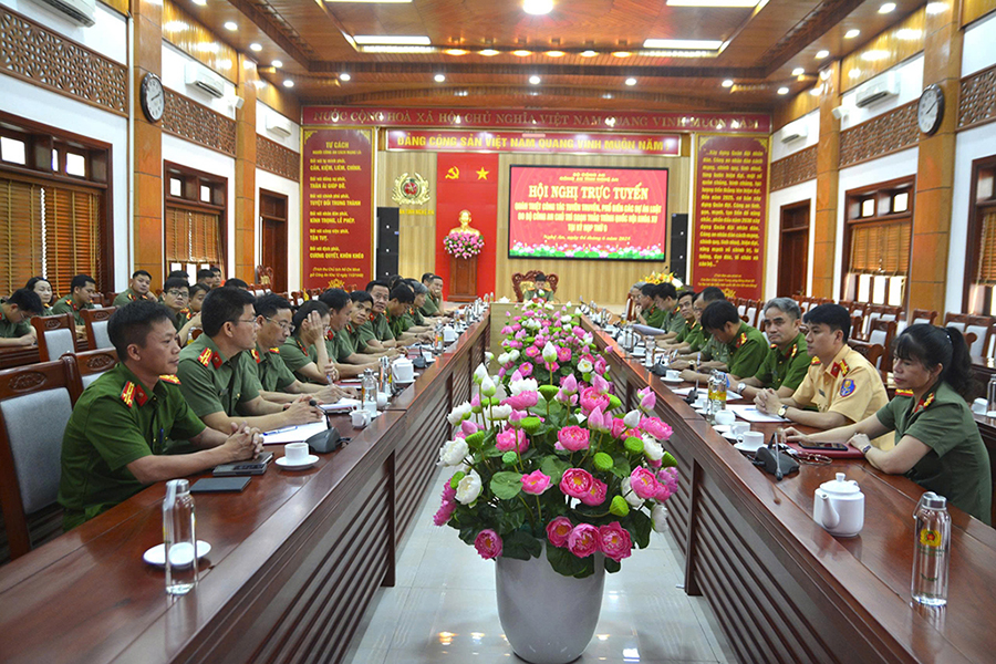 Tại điểm cầu Công an Nghệ An