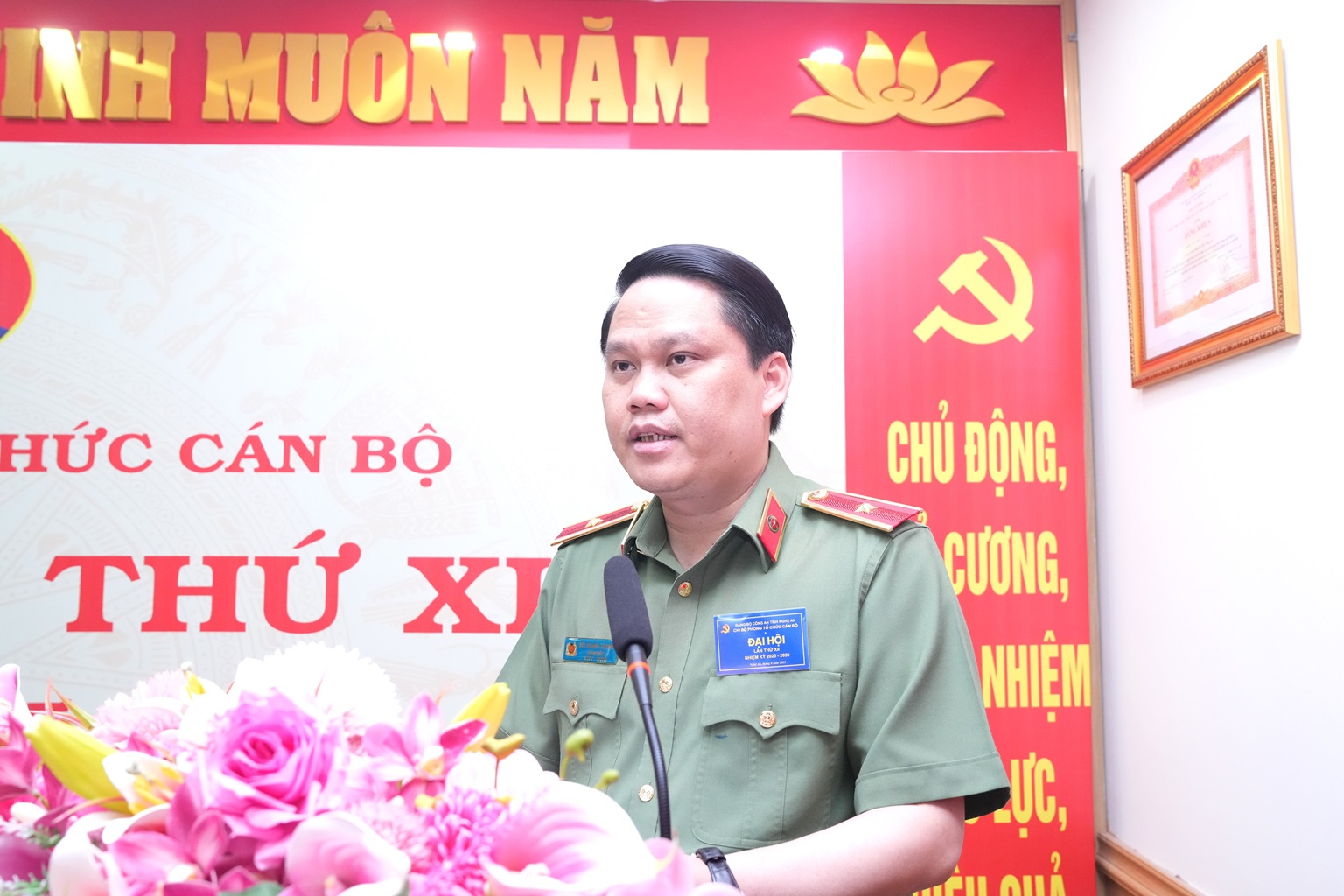 Đồng chí Thiếu tướng Bùi Quang Thanh, Ủy viên Ban Thường vụ Tỉnh ủy, Bí thư Đảng ủy, Giám đốc Công an tỉnh phát biểu chỉ đạo tại Đại hội