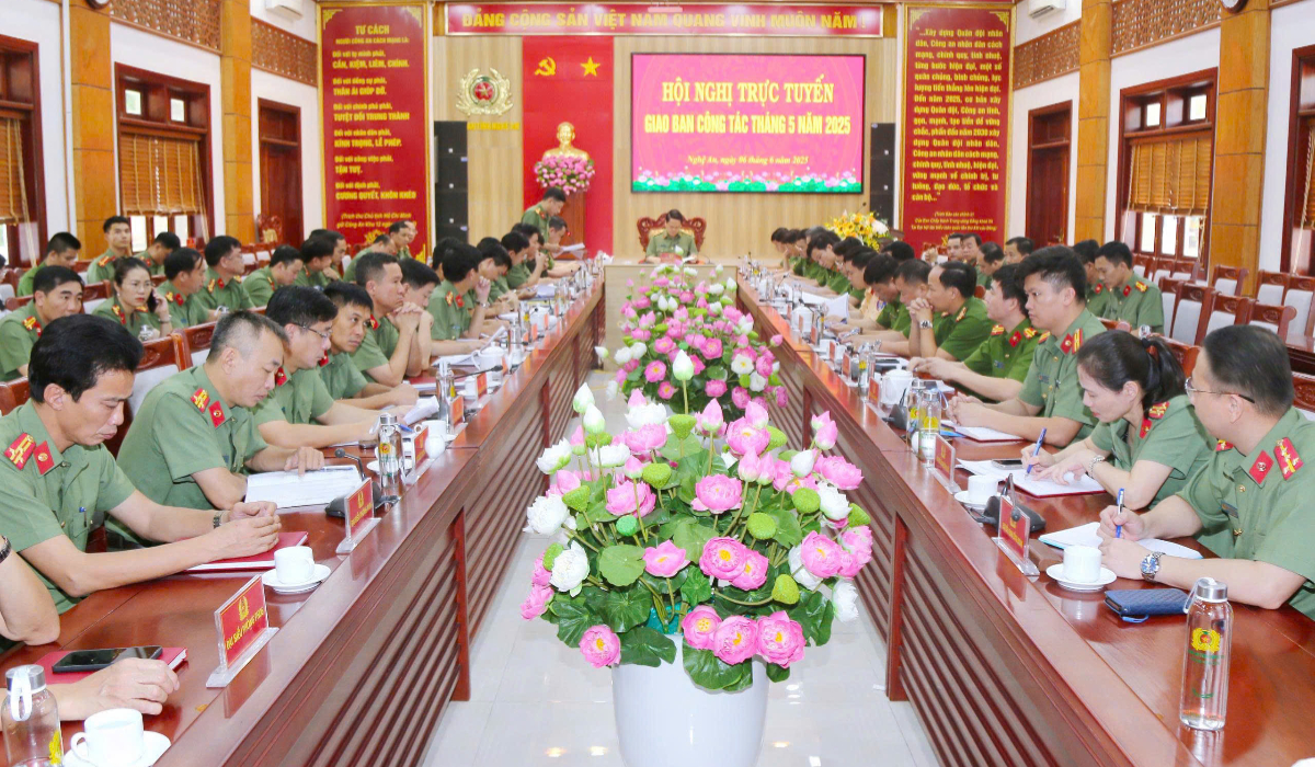 Giao ban đánh giá tình hình, kết quả công tác tháng 5/2025