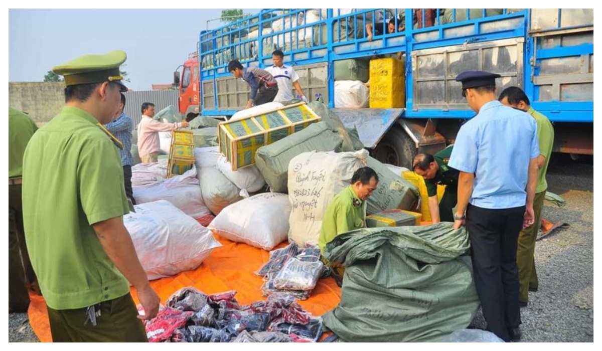 Thủ tướng chỉ đạo tiếp tục đẩy mạnh cao điểm đấu tranh ngăn chặn, đẩy lùi buôn lậu, gian lận thương mại